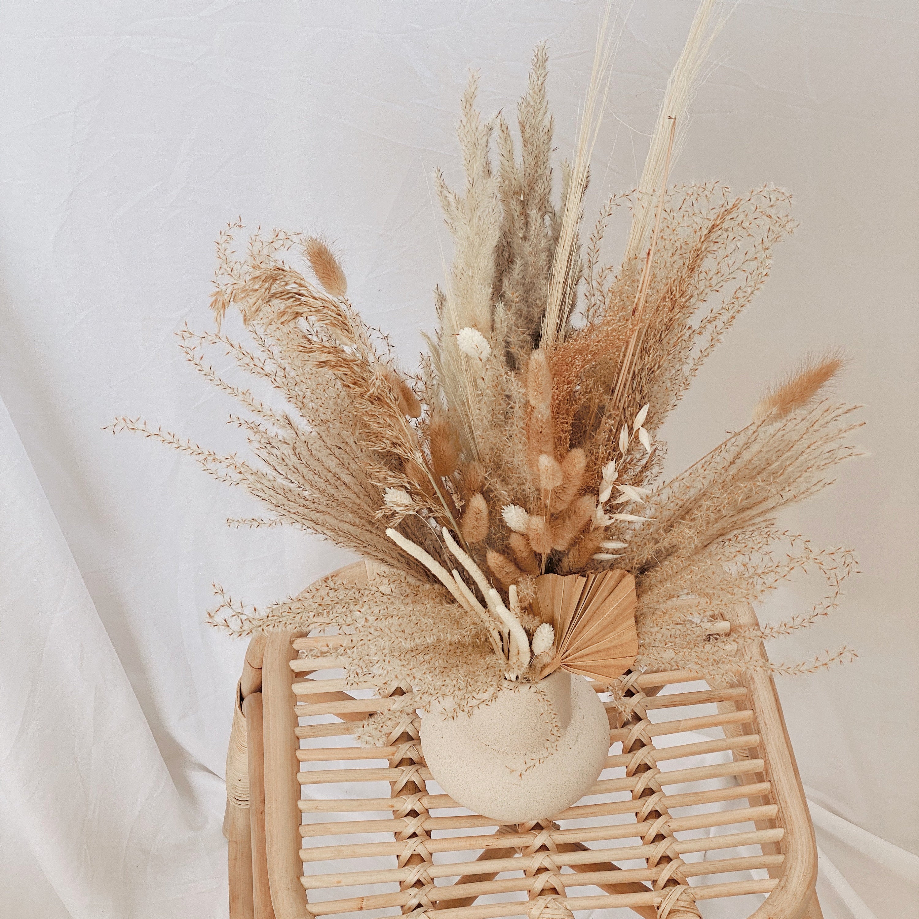 Cream Shades Fluffy Pampas Grass & Bunny Tails Boho Wedding Decoration / Decoration Centerpiece