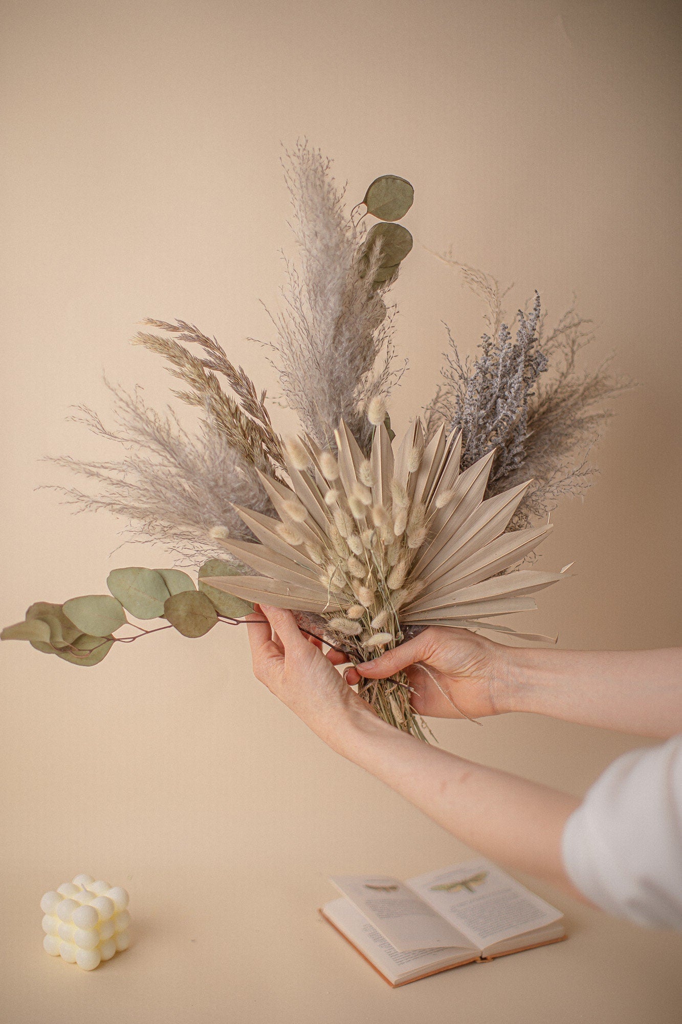 Gray Pampas Grass & Sun Palm Home Decoration / Bunny Tails Boho Wedding Decoration Centerpiece