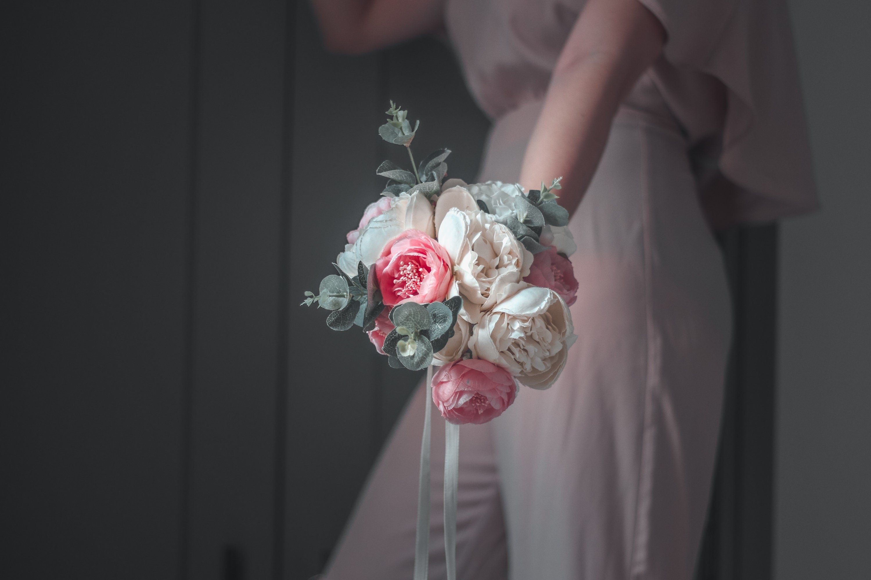 Artificial Flowers Vase Arrangement - Ivory White & Pink