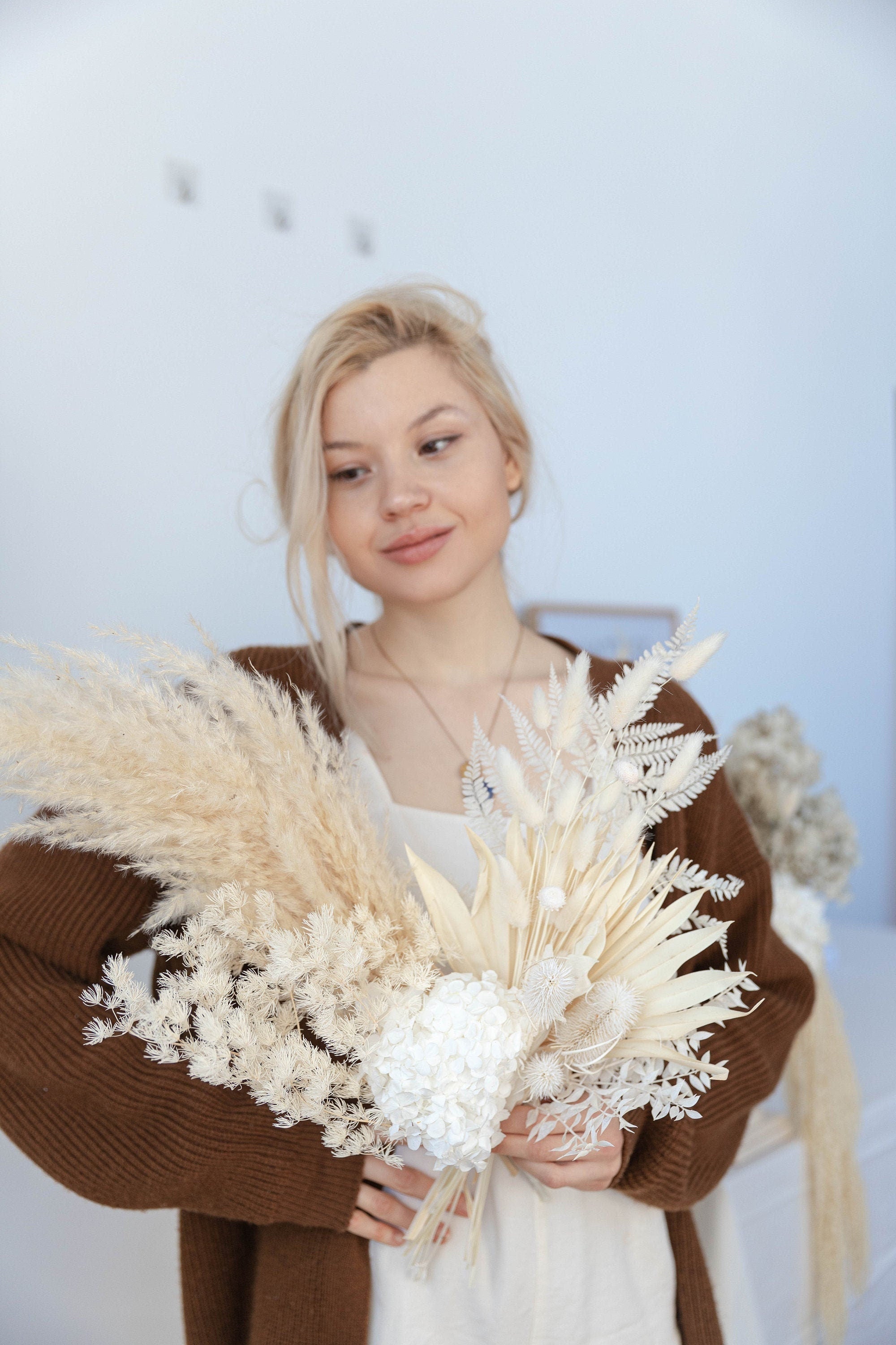 Dried Flowers Vase Arrangement - Off-White & Cream No. 2